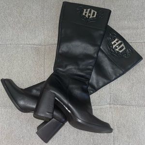 HARLEY DAVIDSON HEELED BOOTS!!